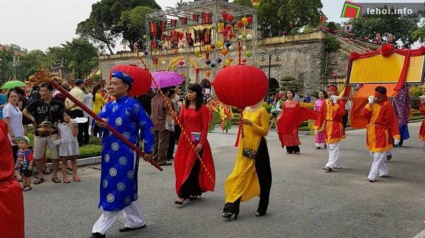 Lễ rước là nét độc đáo trong lễ hội truyền thống Vạn Phúc