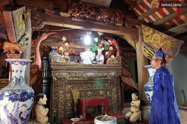 Cổng vào đình Phú Diễn