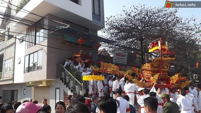 Lễ rước kiệu hội đền Đức Thánh Cả