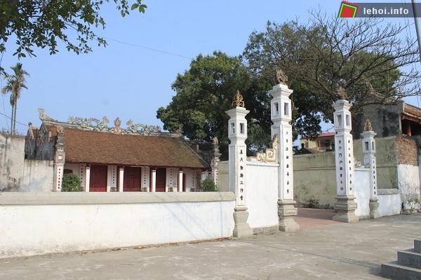 Đình Chung nơi diễn ra hội làng Liên Bạt