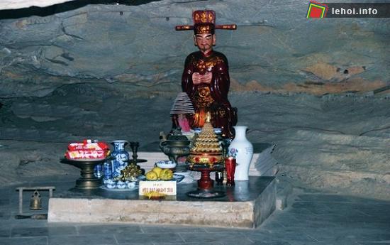 Tổng Hà Hồi thờ Thành hoàng Cao Sơn