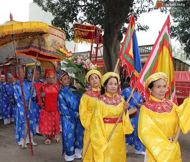 Đoàn rước hội làng Thọ Am