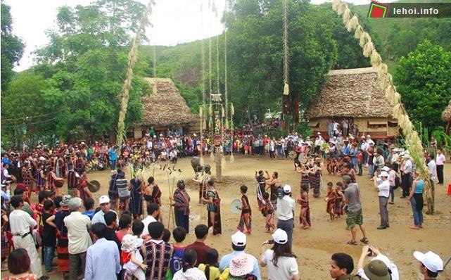 Du khách tham gia Ngày Đại đoàn kết - Tinh hoa văn hóa các dân tộc Việt Nam