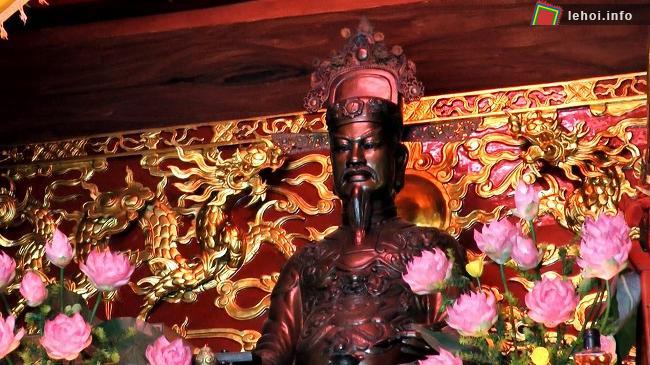 Hội đền Quan Lớn Tuần Tranh tưởng nhớ công đức vị quan phụ mẫu đức độ