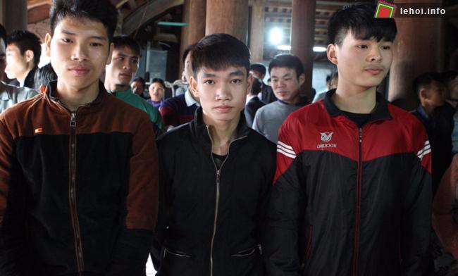 Ba thanh niên được chọn trong hội Đúc Bụt 2018