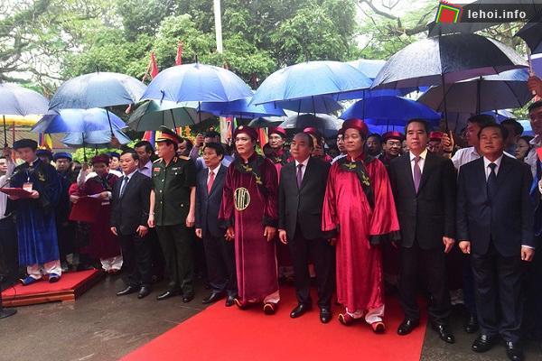 Đoàn đại biểu dâng hương trong Lễ hội Đền Hùng 2018