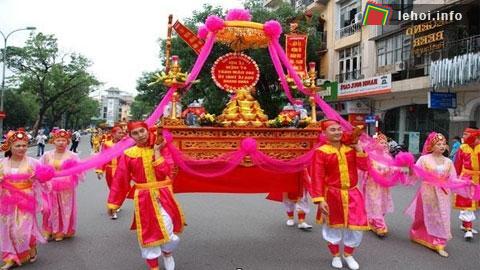 Lễ vật của bà con nhân dân phường Hàng Bạc.