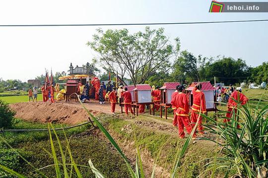 Lễ rước Thành hoàng làng.