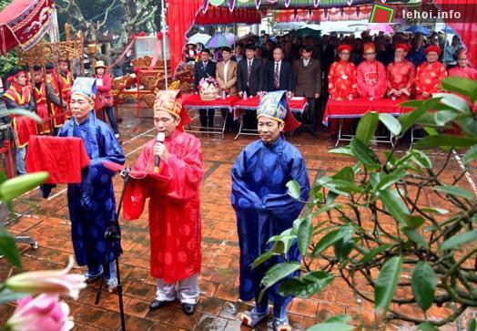 Tuyên đọc Chúc văn trong ngày hội