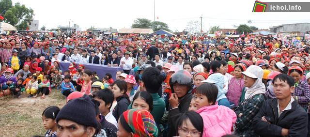 Đông đảo dân tộc Nùng cùng nhiều dân tộc anh em trên địa bàn và vùng lân cận tham dự