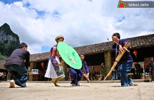Tiếng khèn du dương, bay bỏng làm con người thấy vui và thoài mái hơn