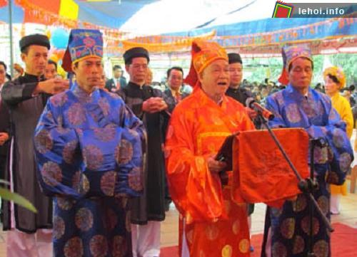 Lễ tế trong hội dền Phú Xá