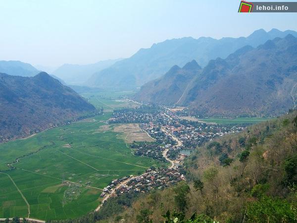 Lễ cầu phúc ở Hòa Bình cầu mong thần linh phù hộ