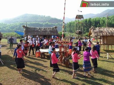 Lễ hội miền núi - nơi người dân hưởng thụ và sáng tạo văn hóa ảnh 3