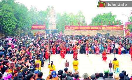 Đón mùa lễ hội tại Hà Nội
