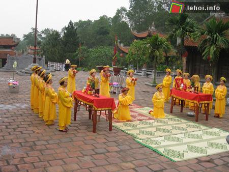 Thực hiện nghi thức tế lễ