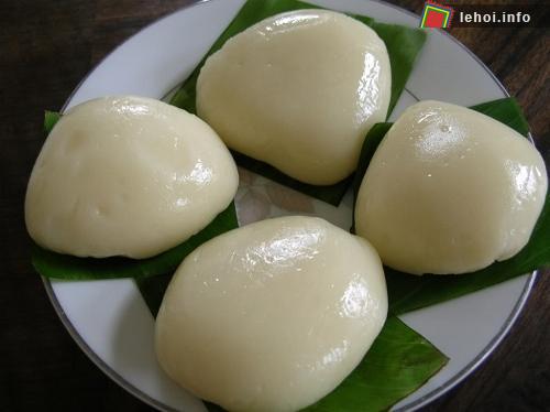 Người dân làm bánh giầy lễ Tết Trùng Thập