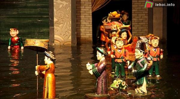 Hội miếu Mèn sôi nổi với tiết mục múa rối nước