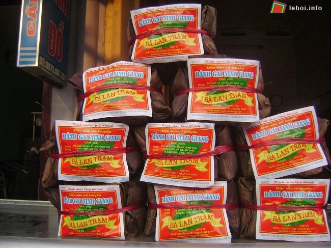 Bánh gai Ninh Giang món quà đặc sắc từ Hội đền Quan Lớn Tuần Tranh