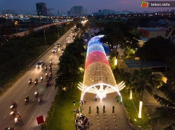 Lễ hội Phượng hoàng mùa xuân lung linh rực rỡ sắc màu