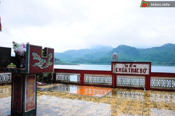 Đền Chúa Thác Bà linh thiêng mang vẻ đẹp hùng vĩ
