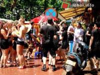 Ảnh Rộn ràng Tết cổ truyền Bunpimay của nước Lào