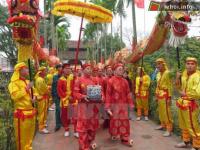 Ảnh Phục dựng nghi lễ rước kiệu Ngọc Lộ tại Lễ khai ấn Đền Trần 2015