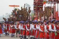 Ảnh Tưng bừng Lễ rước kiệu Đền Hùng năm 2012