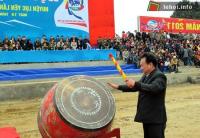 Ảnh Khai mạc Lễ hội chọi trâu Lục Yên năm 2011 tại Yên Bái