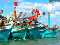 Ảnh Hàng vạn người tham dự Lễ hội “Nghinh Ông xuất du”, Phan Thiết