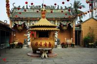 Ảnh Hàng nghìn người dân đổ về Bình Dương tham gia Lễ hội chùa Bà Thiên Hậu năm 2010