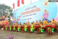 Ảnh Hàng nghìn du khách tham dự khai mạc lễ hội Phủ Dầy